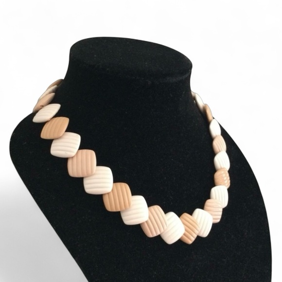 Vtg 1980s Lucite Necklace – Dusty Pink & Cream Ribbed Square Beads, 19” Retro - Picture 4 of 10